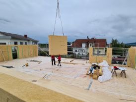 Aufrichten Holzbau Außenwände 1.OG - 19.05.2022