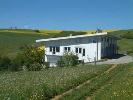 Industriehalle für Gewerbe, Landwirtschaft und Wohnen